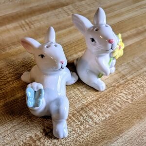 White Bunny Rabbit Salt & Pepper‎ Shakers